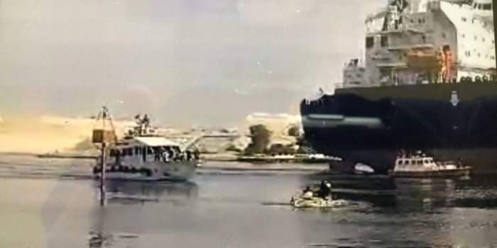 Navigation d'une heure sur le Canal de Suez, Ismailia (COMPLET)